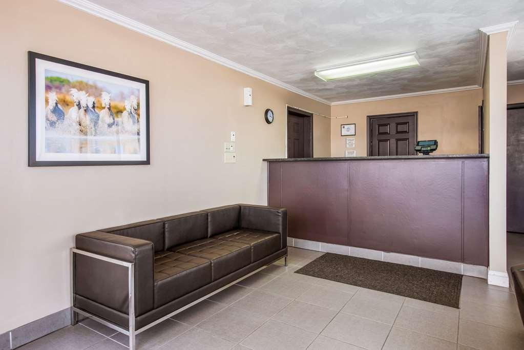 Rodeway Inn Saint Joseph Interior photo